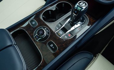 Bentley Bentayga V8 First Edition 29