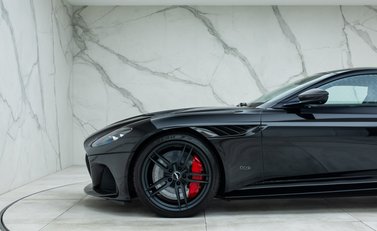 Aston Martin DBS Superleggera 36