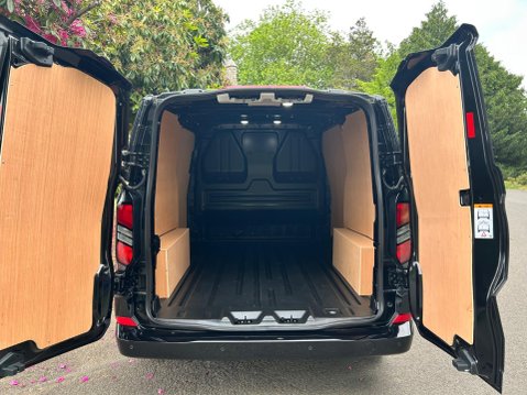 Ford Transit Custom 320 LIMITED L1H1 P/V ECOBOOST 37