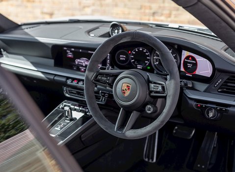 Porsche 911 (992) Carrera 4S 11