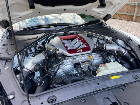 Nissan GT-R 3.8 V6 Recaro Coupe 2dr Petrol Auto 4WD Euro 6 (570 ps) 85