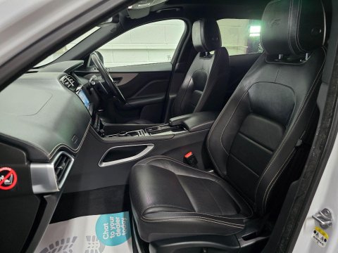 Jaguar F-Pace 3.0 D300 V6 S Auto AWD Euro 6 (s/s) 5dr 43