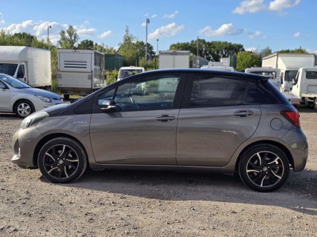 Toyota Yaris 1.5 VVT-h Design Hatchback 5dr Petrol Hybrid E-CVT Euro 6 (101 ps) 10