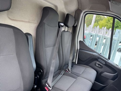 Renault Master 2.3 dCi 35 Business+ Panel Van 4dr Diesel Manual FWD LWB Medium Roof Euro 6 8