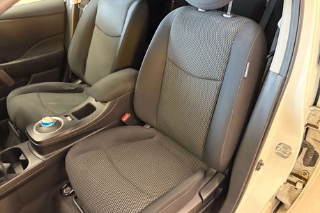 Nissan LEAF 24kWh Visia Hatchback 5dr Electric Auto (107 bhp) 31