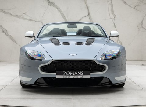 Aston Martin V12 Vantage S ROADSTER 11