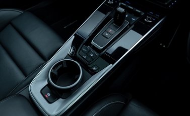 Porsche 911 Turbo S (992) 24