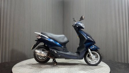 Piaggio Fly 2015 ONLY 8K RUNNING PROJECT SCOOTER SPARES OR REPAIR 125CC