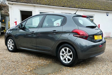 Peugeot 208 PURETECH ACTIVE.. 6 SERVICES.. 1 PREVIOUS KEEPER.. £20 ROAD TAX  12