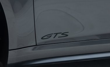 Porsche 911 Targa 4 GTS (992) 39