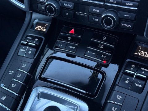 Porsche Cayenne 3.0 TD V6 Tiptronic 4WD Euro 5 (s/s) 5dr 56