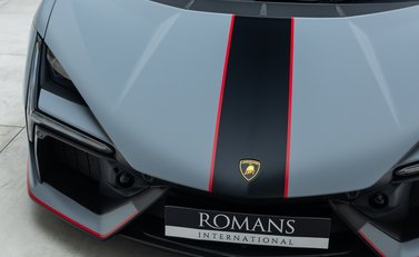 Lamborghini Revuelto 29
