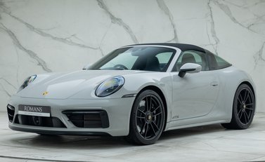Porsche 911 Targa 4 GTS (992) 5