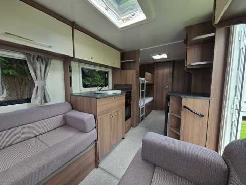 Bailey Phoenix 650  9