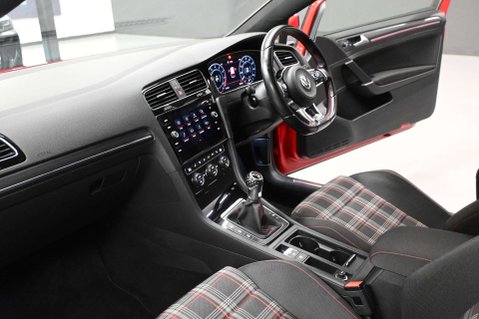 Volkswagen Golf 2.0 Golf GTi Performance TSi 3dr 49