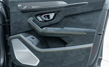 Lamborghini Urus Performante 29