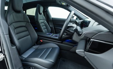 Porsche Taycan 4S 11