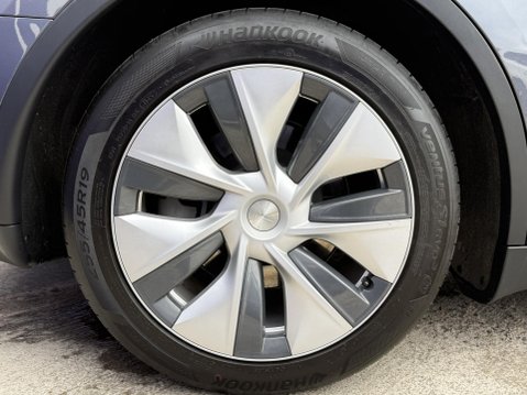 Tesla Model Y SUV 5dr Electric Auto RWD (346 ps) 16