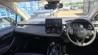 Toyota Corolla 1.8 VVT-h Design Touring Sports 5dr Petrol Hybrid CVT Euro 6 (s/s) (122 ps) 14