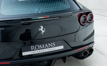 Ferrari GTC4 Lusso V12 31