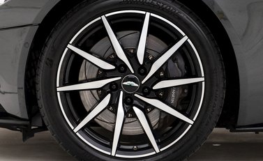 Aston Martin DB11 V8 8