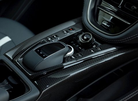 Aston Martin DBX 707 20