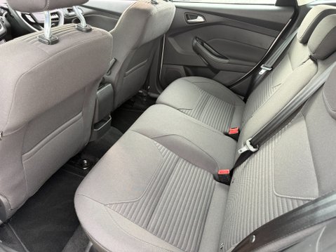 Ford Focus TITANIUM WITH NAV 21