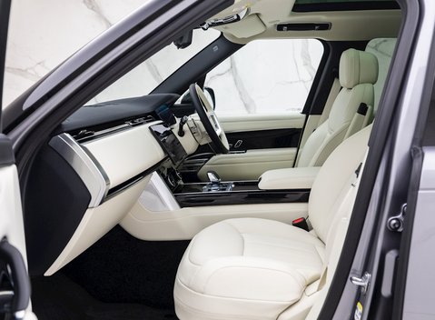 Land Rover Range Rover P400 HSE 15