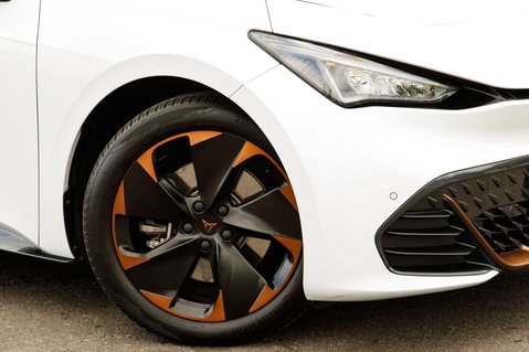 Cupra Born V2 12