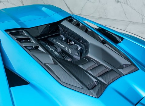 Lamborghini Revuelto 32