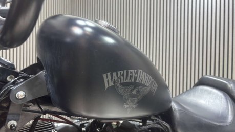 Harley-Davidson Sportster 883 XL883N IRON 2015 20K NEW MOT SERVICED CRUISER BIKE 22