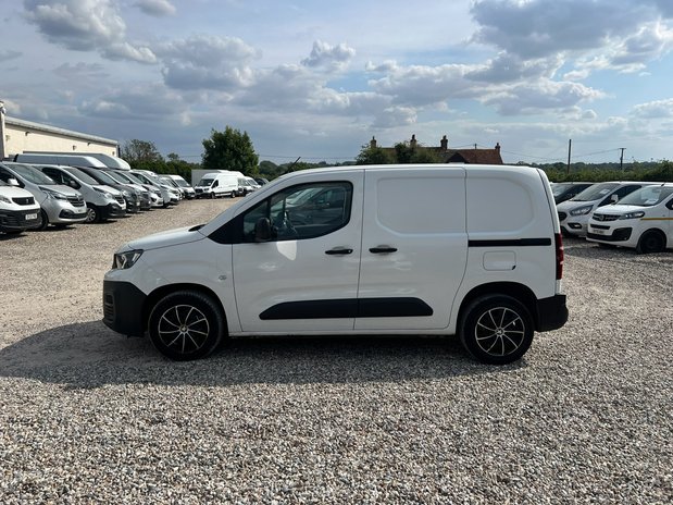 Peugeot Partner SWB (SOLD) L1H1 Low Roof Professional Air Con Sensors Cam EURO 6 NO VAT 1