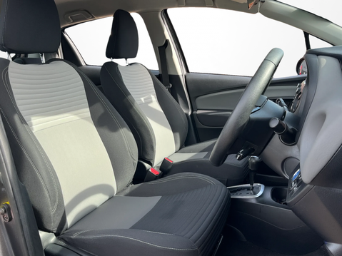 Toyota Yaris 1.5 Hybrid Icon Tech 5dr CVT 17