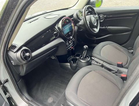 Mini Hatch 1.5 Cooper Classic 5dr 37