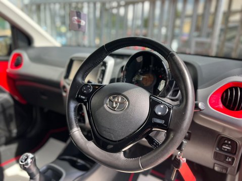 Toyota Aygo VVT-I X-PLAY 32