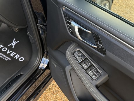 Porsche Macan GTS PDK 77