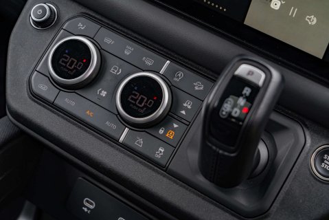 Land Rover Defender V8 Carpathian Edition 15