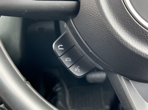 Suzuki Swift 1.2 Dualjet 83 12V Hybrid SZ5 5dr Auto 23