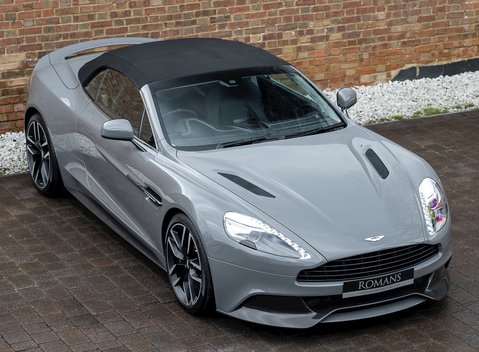 Aston Martin Vanquish Volante 9