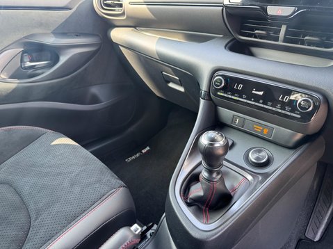 Toyota Yaris GR-Y CIRCUIT 16