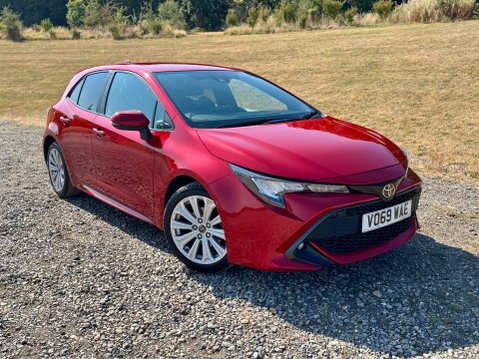 Toyota Corolla VVT-I DESIGN 1