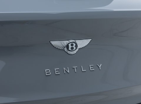 Bentley Bentayga V8 AZURE 40