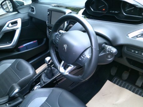 Peugeot 2008 PURETECH S/S ALLURE PREMIUM ONLY 68,000 MILES FROM NEW 3
