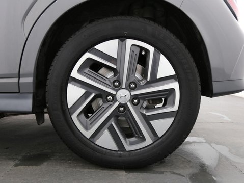 Hyundai KONA 39kWh Premium Auto 5dr (10.5kW Charger) 27