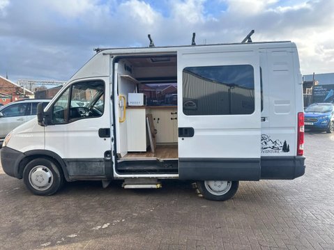 Iveco Daily campervan day van project 3
