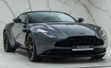 Aston Martin DB11 V8 9