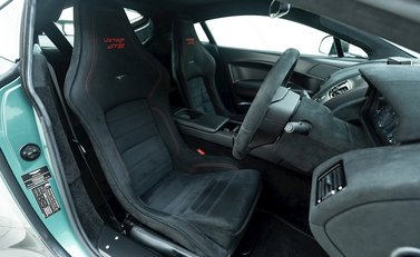 Aston Martin Vantage GT8 10