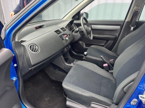 Suzuki Swift 1.3 TD SZ3 5dr 29
