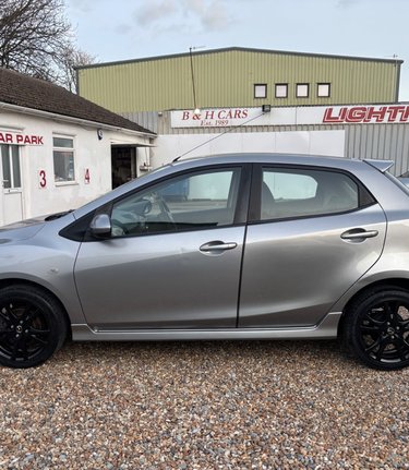 Mazda 2 TAMURA… 1 PREVIOUS KEEPER.. SERVICE HISTORY.. A/C... AUX.. GREAT LITTLE CAR 3