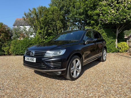 Volkswagen Touareg 3.0 TDI V6 BlueMotion Tech R-Line Tiptronic 4WD Euro 6 (s/s) 5dr